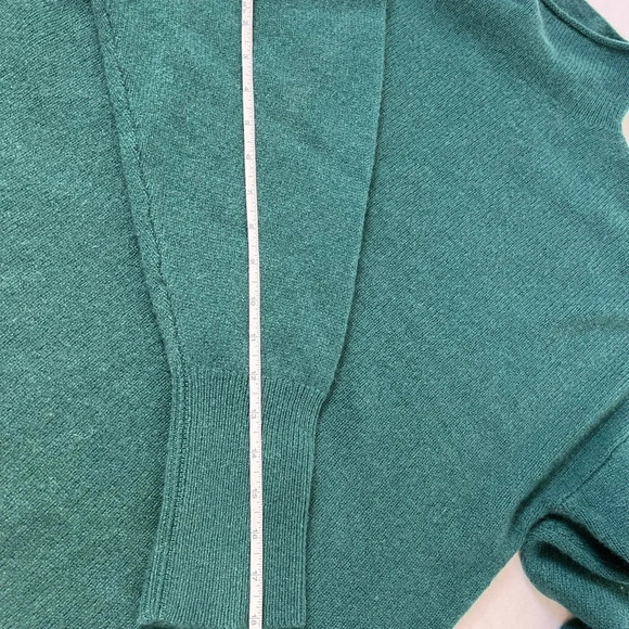 The Group by Babaton Pure Mock neck Cashmere Sweater Green sz Large NWT - Picture 7 of 9